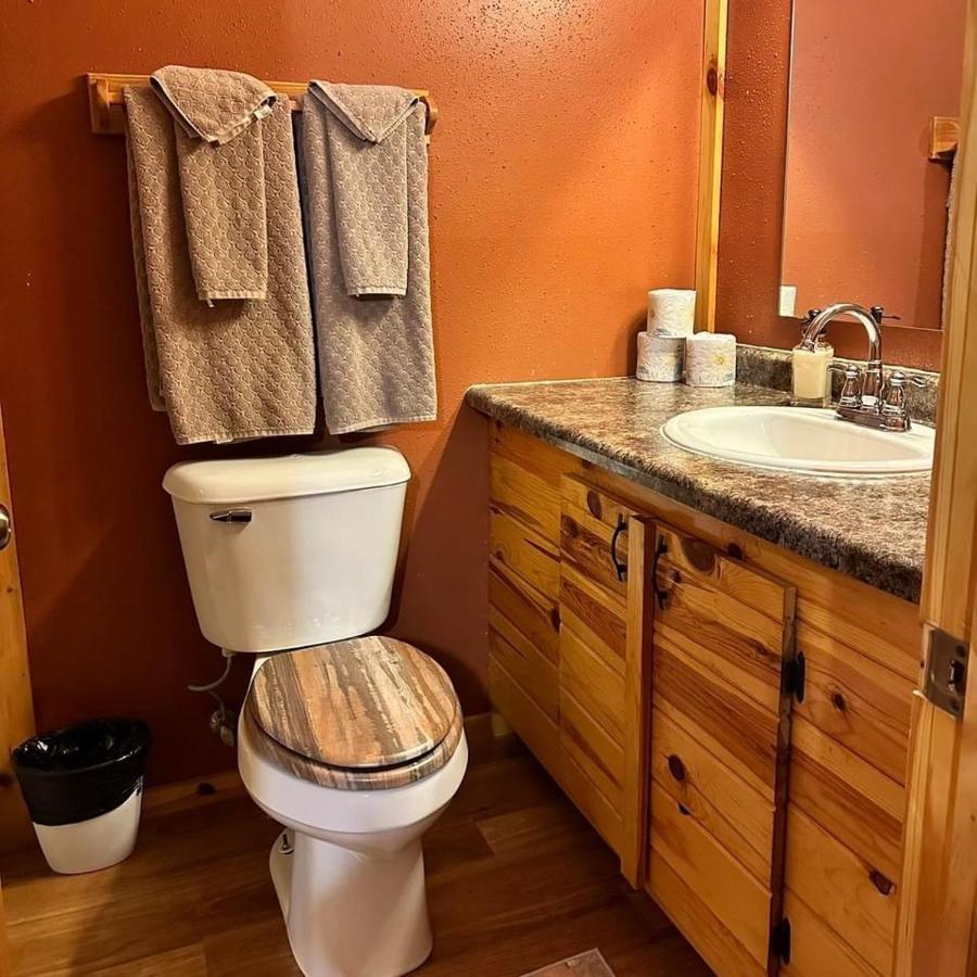 Muskie Bay Resort Nestor Falls 외부 사진