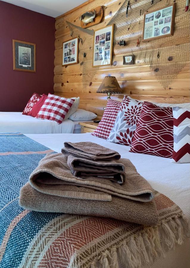 Muskie Bay Resort Nestor Falls 외부 사진